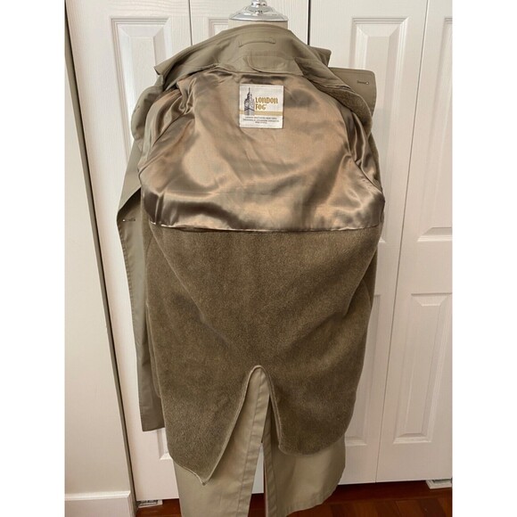 Vintage LONDON FOG Men’s 40 Reg - Double Breasted Trench Coat Belted Liner Beige - Picture 8 of 16
